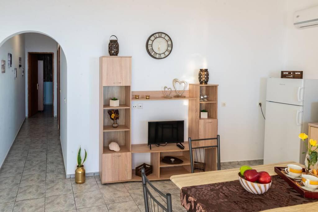 Tsampika's Beachfront House in Stegna Archangelos  Buitenkant foto
